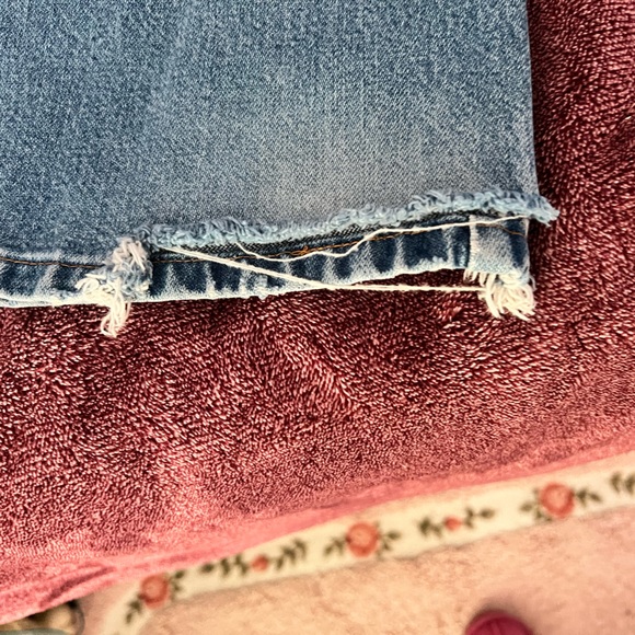 Gently used men’s Wrangler jeans - Picture 5 of 9